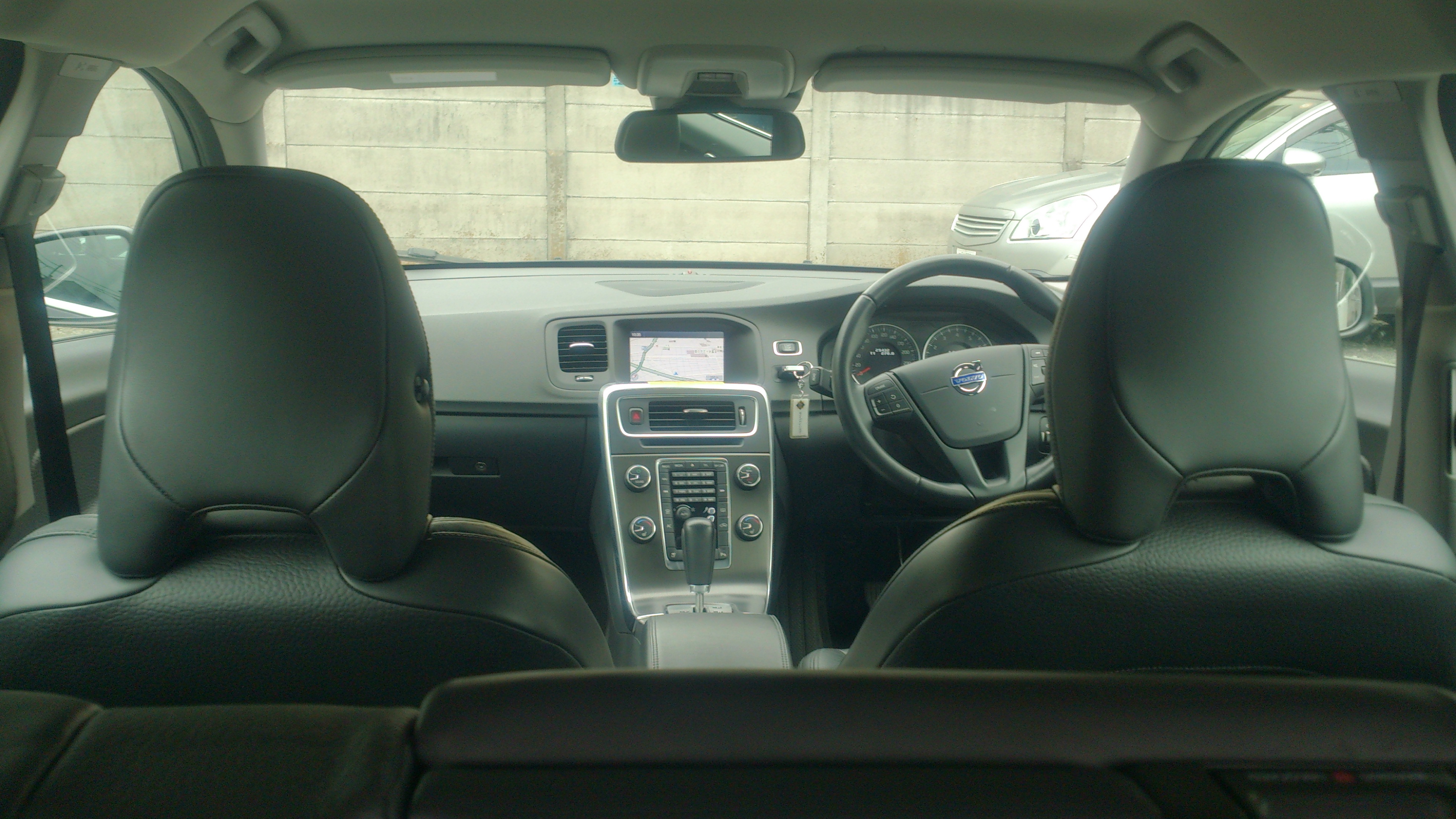 ボルボ V60 2