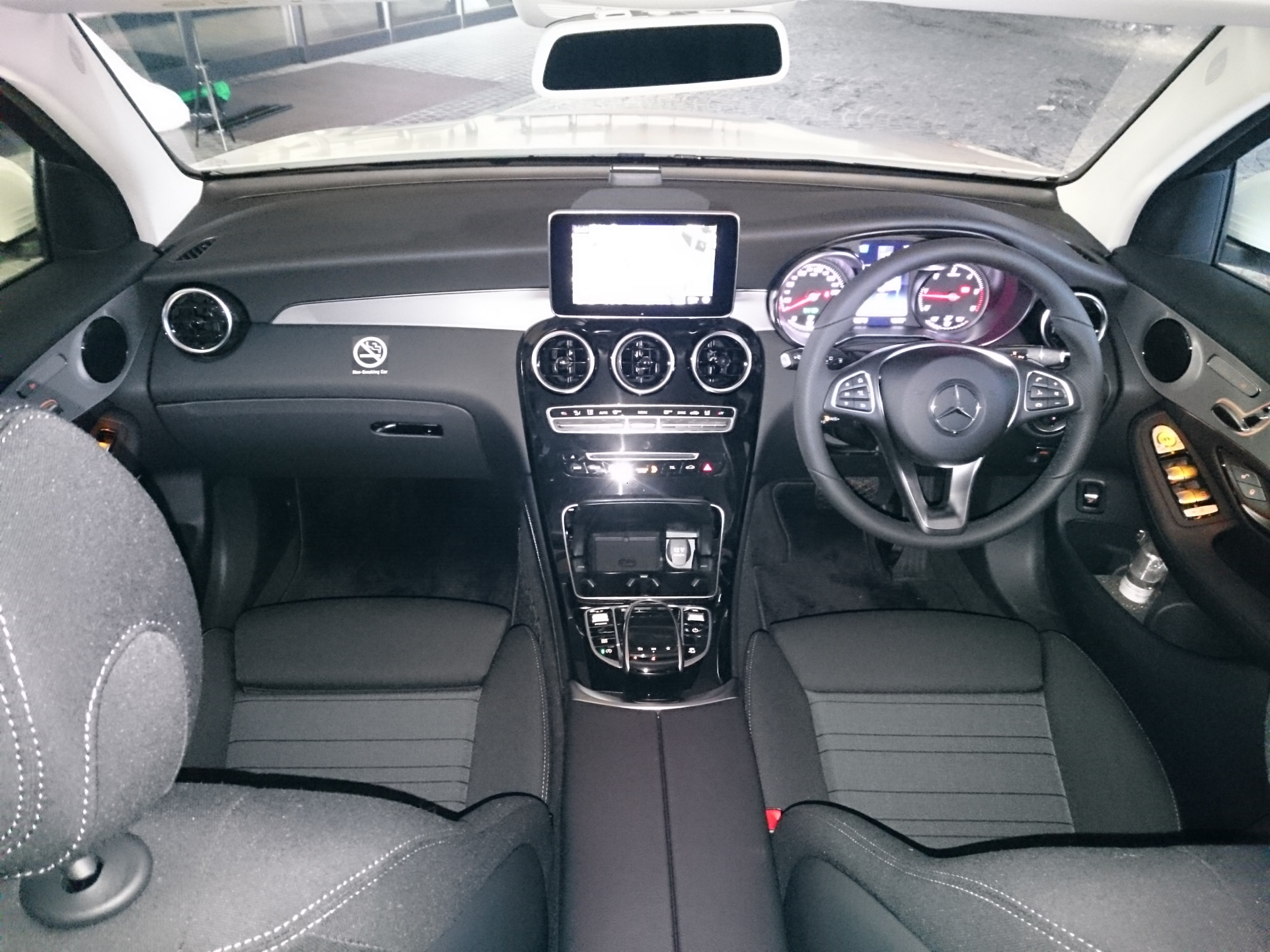 メルセデス・ベンツ GLC220d 3