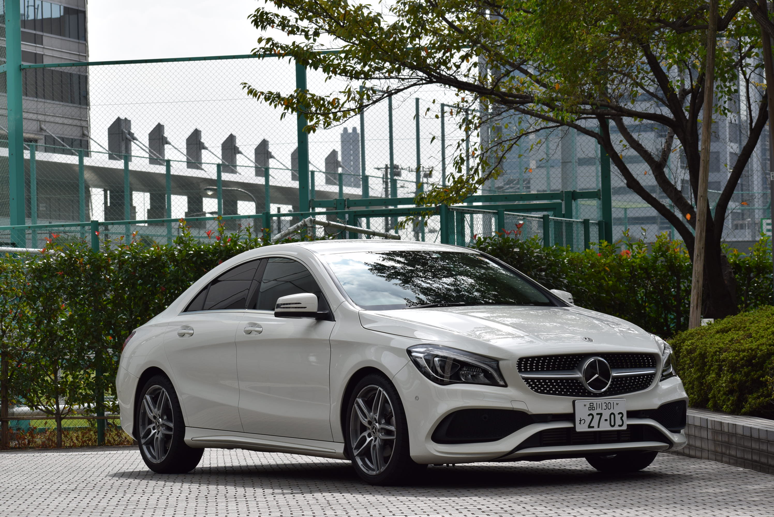 メルセデス・ベンツ CLA180 1