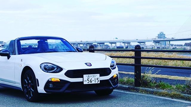 早いもので２月も終わりですね。今年はうるう年あと１日あります︎ アバルトキャンペーン3月31日ご出発分まで6時間　6,050円〜HPはプロフィールから:@tastech.inc#タステックレンタリース#タステック#オリックスレンタカー#アバルト #595#124スパイダー#イタリア車#輸入車 #外車 #高級車#レンタカー#レンタカー借りて#レンタカーの旅#レンタカー旅行#レンタカードライブ#レンタカー予約#今年は #うるう年#4年に1度#寒の戻り #暖かい空間#花粉症 #花粉症対策#飛行機 #天王洲アイル#通過 #迫力満点#羽田空港 #hanedaairport