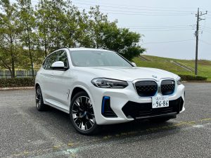 BMW iX3