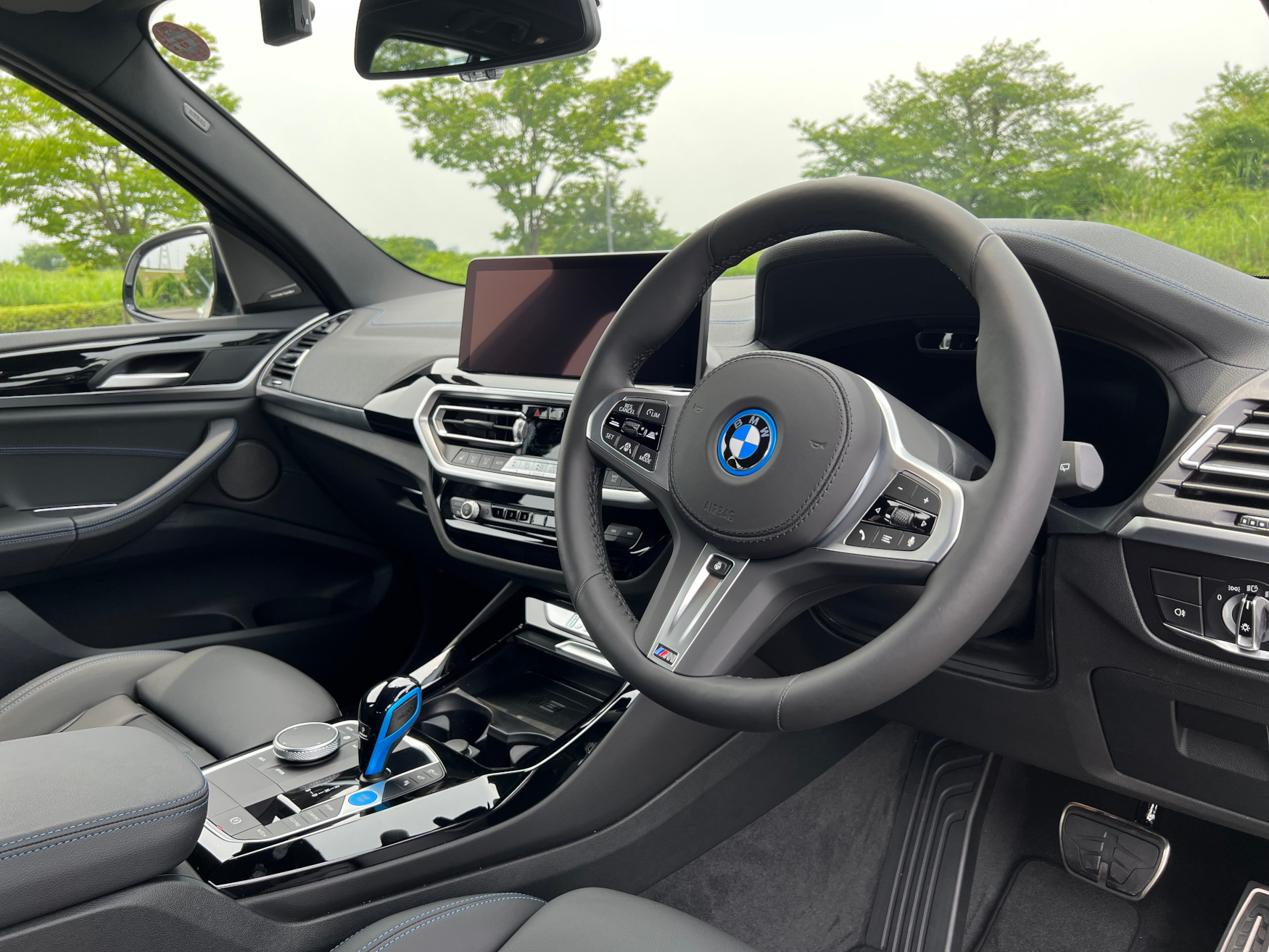 BMW iX3 2