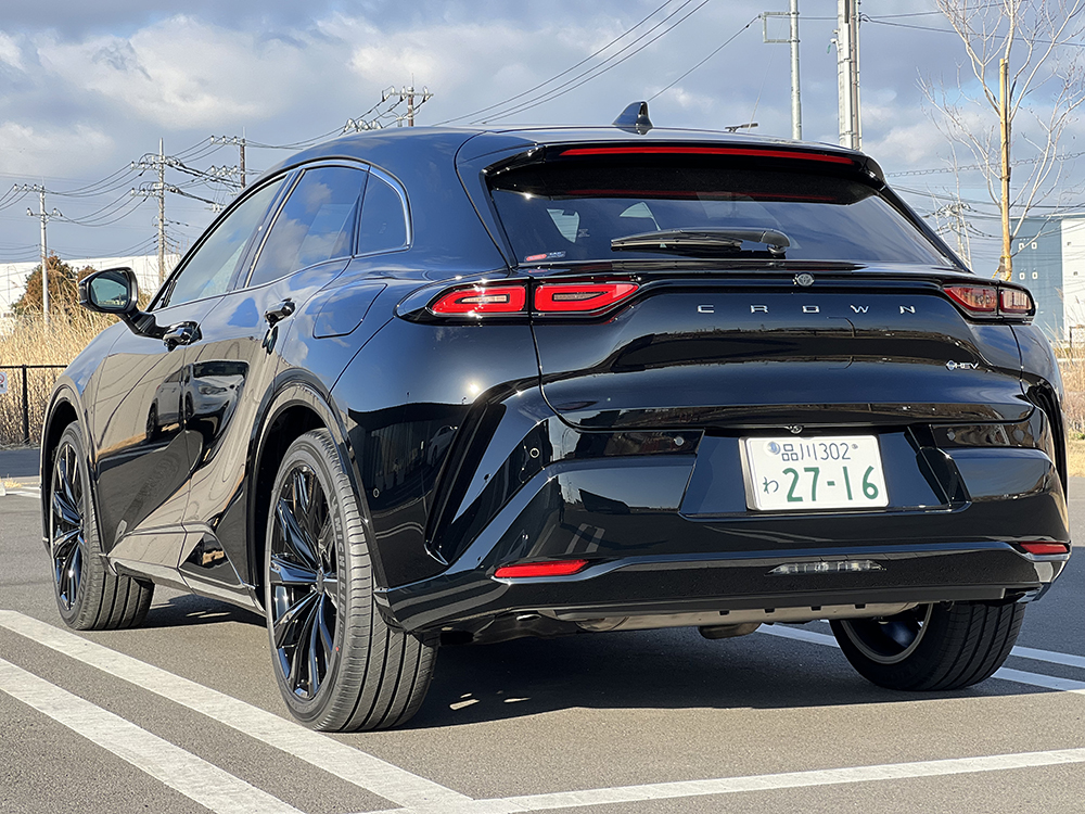 トヨタ クラウンスポーツ 4